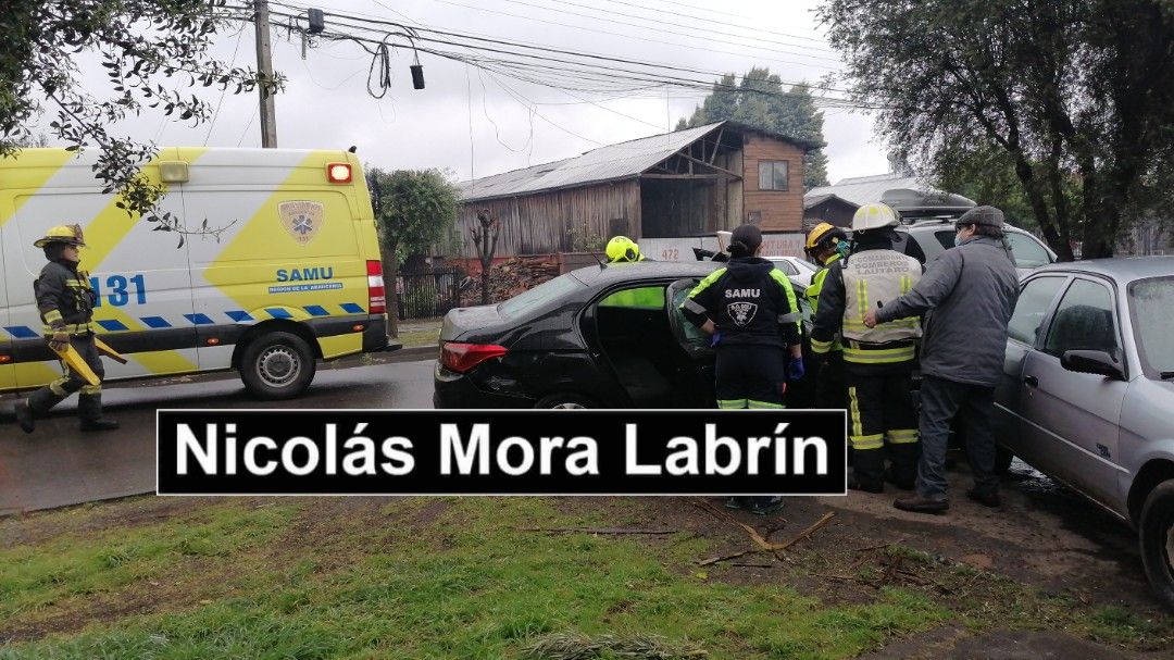 LabrinMora's tweet image. LAUTARO: Colisión de vehículos. Escala / Freire. Bomberos, Samu y Carabineros operaron en el lugar.