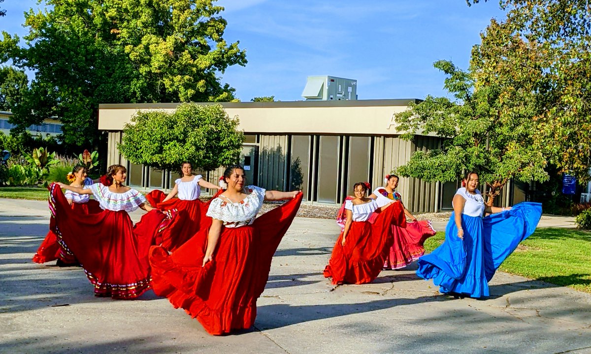 Isabel W Skinner (she/her) ๐ณ๏ธโ๐ (@isabelleewilli1) on Twitter photo Happy Mexican Independence Day! Yesterday students in Mexican Migration to the US course invited me to the flag raising to kick off Hispanic/LatinX Heritage Month <a href="/UISedu/">University of Illinois Springfield</a> It was a joyous event ๐ฒ๐ฝ ยกViva Mรฉxico! Happy Mexican Independence Day! Yesterday students in Mexican Migration to the US course invited me to the flag raising to kick off Hispanic/LatinX Heritage Month <a href="/UISedu/">University of Illinois Springfield</a> It was a joyous event ๐ฒ๐ฝ ยกViva Mรฉxico!