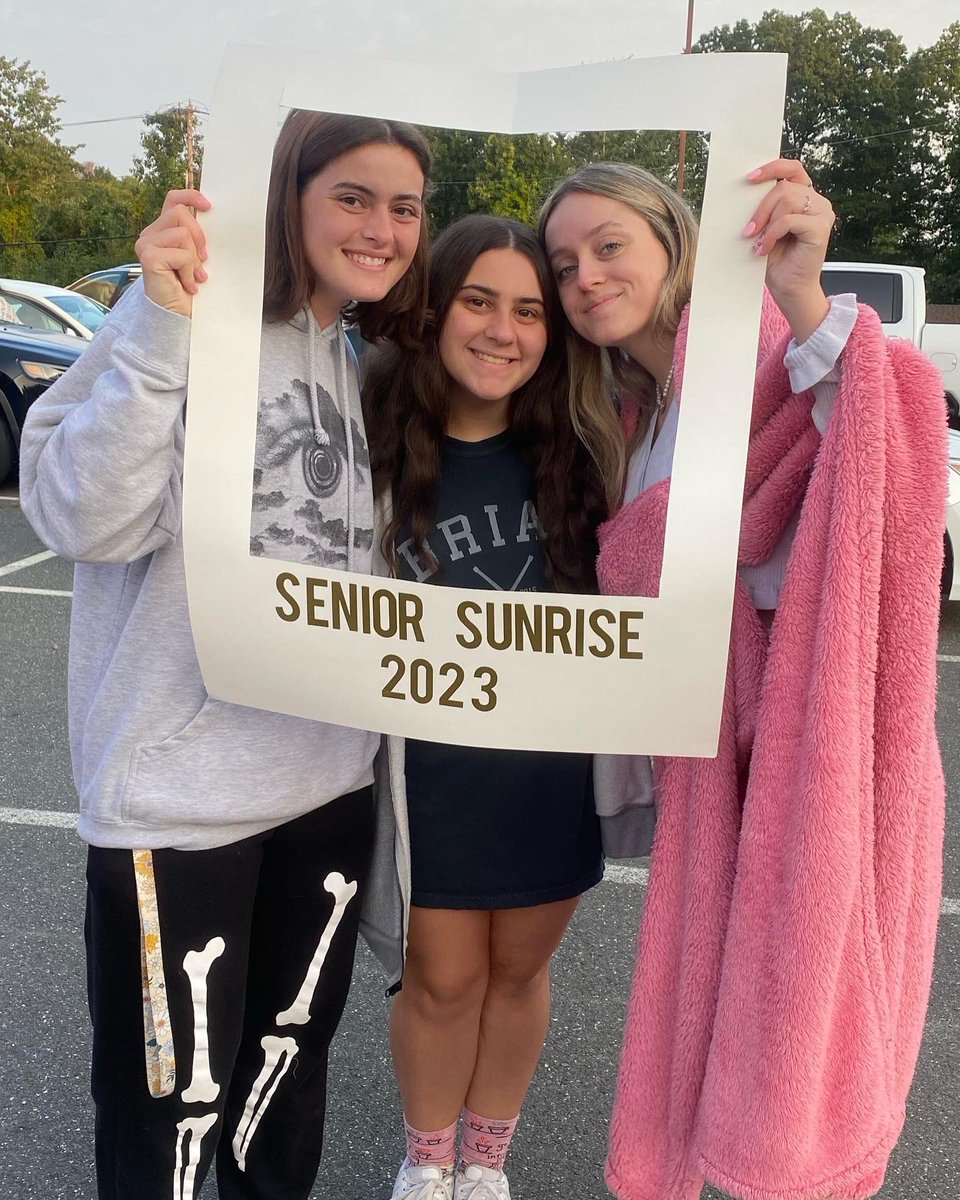 LudlowPublicSch's tweet photo. This morning the LHS Class of 2023 celebrated the start of their senior year with a #seniorsunrise celebration. Here’s to many more fun memories on your final road to graduation!#memories #senioryear2023 #lpspride #makingmemories #keepsmilingkeepshining https://t.co/vHqHRMIu4z