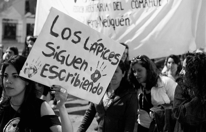 PabloJulianoLP's tweet photo. a los más del 40% que no terminan la secundaria,  tenemos que seguir luchando para que los lápices sigan escribiendo. 

A 46 años de #LaNochedeLosLapices debemos reflexionar sobre las juventudes como sujetos políticos, fomentar la participación y afirmar una vez más: #NuncaMas https://t.co/VlySyTwKeP