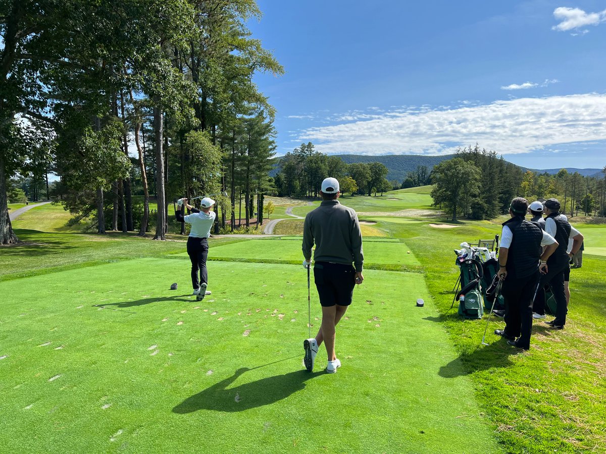 BabsonGolf's tweet photo. The Beavers played a practice round today at Taconic Golf Club in preparation for the Williams Invitational this weekend. https://t.co/riO6zjMWmg