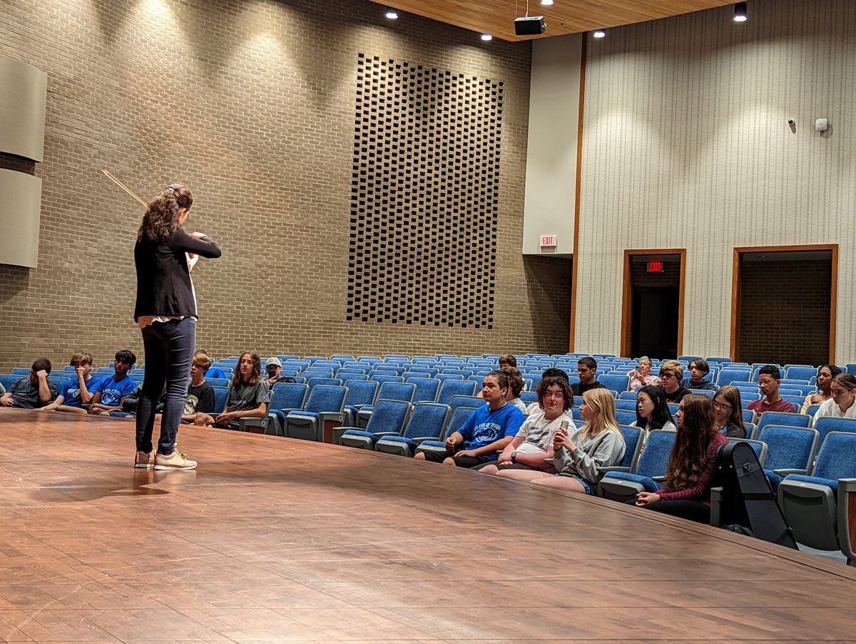 HSEOrchestras's tweet photo. Honored to have violinist Marie-Astrid Hulot from France out at HSE today! She's just incredible and left out students inspired and wanting more! @HSEPrincipal @ViolinCompIndy https://t.co/Ak3Eoq9bme