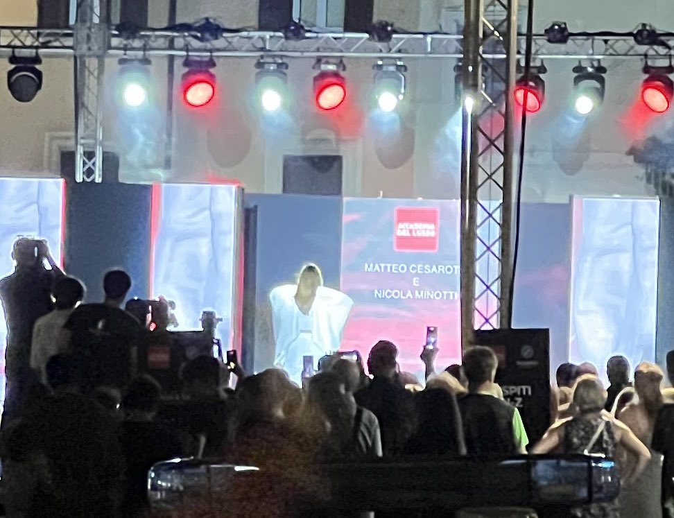 SkyhawkAggie's tweet photo. While exploring Rome this week, the UTM in Siena students & faculty came across a fashion show! This summer (‘23), the program will offer a 6+ week experience in Italy examining the Fashion Industry. All majors welcome! https://t.co/k2AwIHmZZc or email Siena@utm.edu. #ItalyStudy https://t.co/NNEUVwrxKg