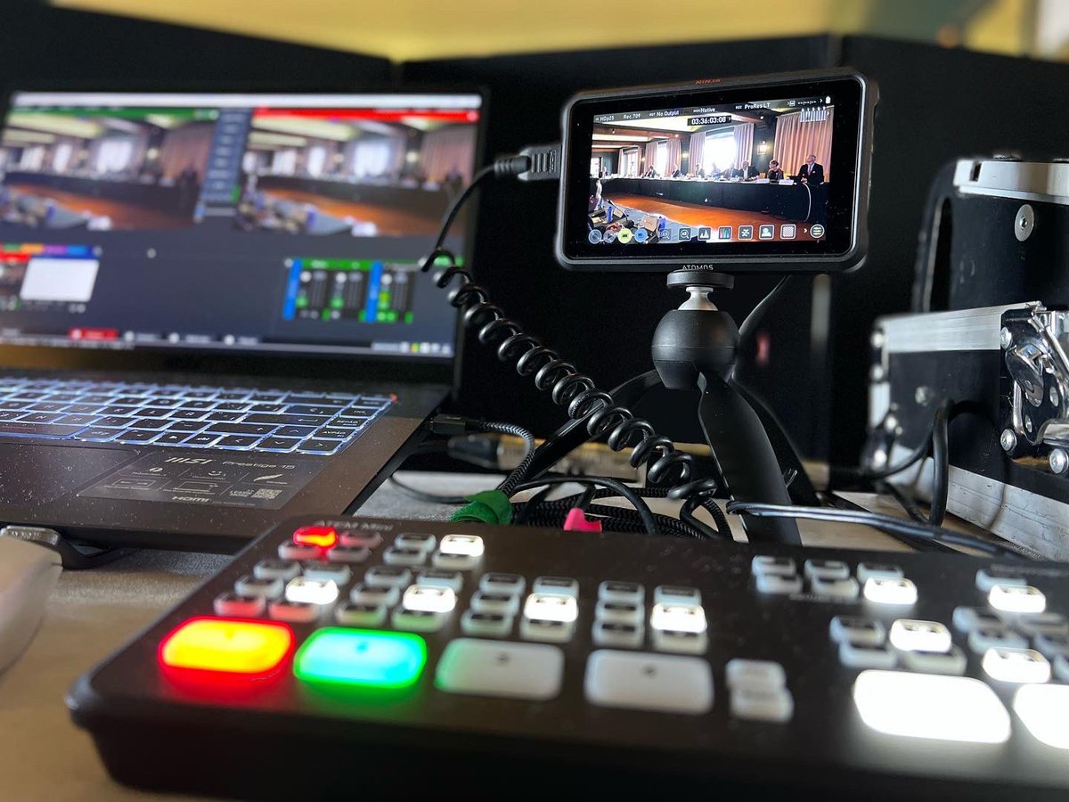 Spiinoff's tweet photo. 🎥 Streaming multicámara desde el Parador de Toledo, junto a los compañeros de @meraki_cultura , con los que siempre es un placer trabajar.
.
🎚 Trabajando con equipos Blackmagic y Vmix
.
#eventos #audiovisual #produccion #streaming #blackmagic #vmix https://t.co/coA13ZZ4Qh