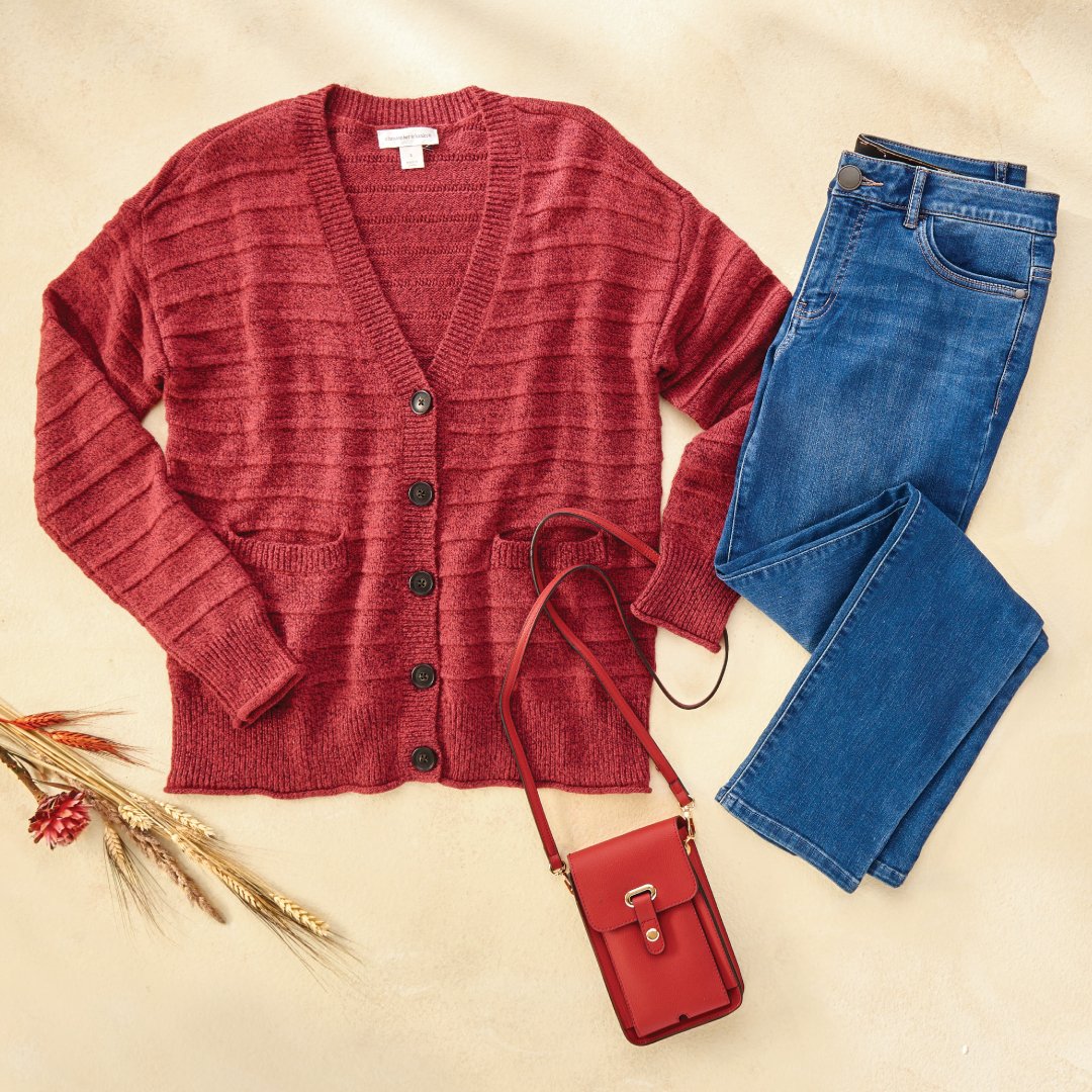CBanksStyle's tweet image. Cozy up in this texture-filled cardigan! The ottoman stitch brings raised lines to add texture without adding more color or print. Pair it with our signature slimming jeans and a handbag for a fun casual look! #exclusivelycb

Shop Now! bit.ly/3BMs6YA