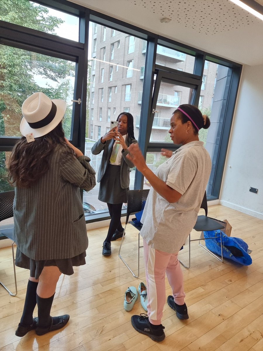 famestaryouth's tweet photo. Last session and final touch yesterday to #intergenfest taking place tomorrow. See you there! @NHGhousing @TNLComFund @AFCCommunity @StreetBoxLDN @felixprojectuk @mayorofhackney @SarahWoodberryD @MPSHackney @BerkeleyGroupUK @younghackney @TheGymGroup https://t.co/KY8yxzhlYw