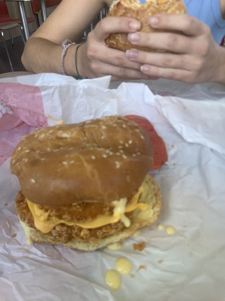 lorenaaaalopez's tweet photo. Esta cena no se paga sola así que ya me estáis rembolsando 15€ 🥰🐷 El primero que lo haga tendrá recompensa https://t.co/eXSDLIp97z