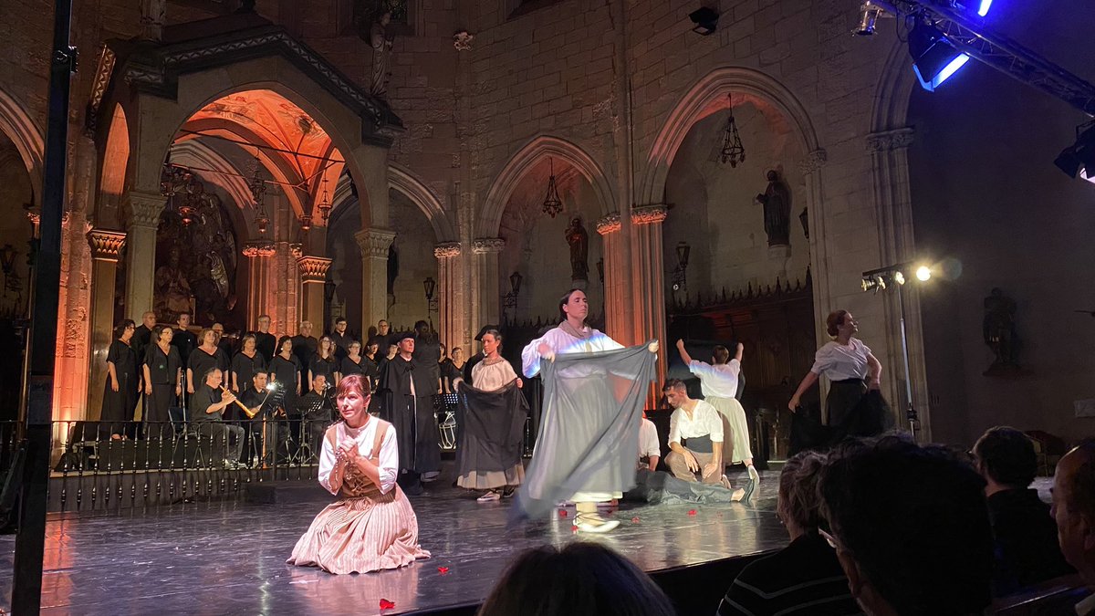 Arnau Llambrich (@arnau_llambrich) on Twitter photo 🤩Enhorabona a l’Orfeó Reusenc aquest fantàstic “MISERICÒRDIA: De Reus al Cel” a la Prioral.
✨Fantàstica interpretació de la llegenda de l’Aparició de la Mare de Déu de Misericòrdia (durant una epidèmia de pesta a Reus) a la pastoreta Isabel Basora. 
Cal veure-ho! 💫 🤩Enhorabona a l’Orfeó Reusenc aquest fantàstic “MISERICÒRDIA: De Reus al Cel” a la Prioral.
✨Fantàstica interpretació de la llegenda de l’Aparició de la Mare de Déu de Misericòrdia (durant una epidèmia de pesta a Reus) a la pastoreta Isabel Basora. 
Cal veure-ho! 💫