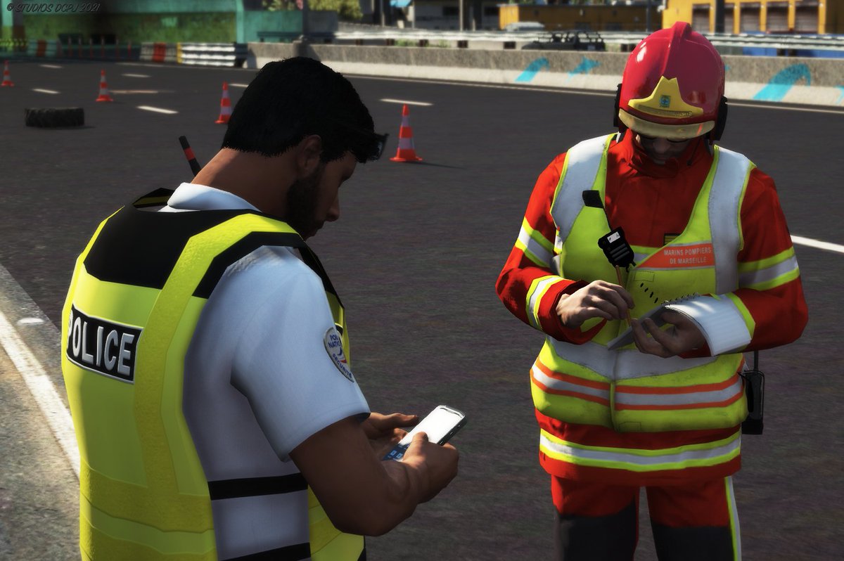 La coopération entre les acteurs de la sécurité est une donnée importante dans la résolution d'une crise.

Ce soir sur un grave accident de la route, point de situation entre le chef de bord des <a href="/FO_SDCPJ/">Forces de l'Ordre SDCPJ</a> et le COS des <a href="/PompiersSDCPJ/">Pompiers SDCPJ</a> .

#Simulation #SDCPJ #TeamWork #GTAV