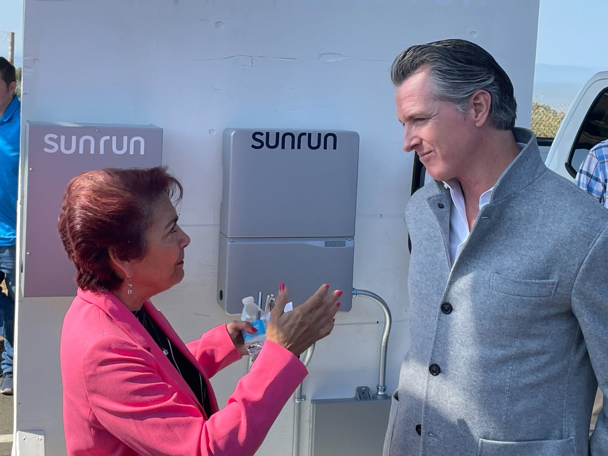 Sunrun's tweet photo. Sunrun was proud to stand with @GavinNewsom under distributed #solarpanels and in front of advanced clean technologies at the signing of #SB1137 as California looks to lead the nation on #climateaction. @SenGonzalez33 @Scott_Wiener @CAgovernor @SenSusanEggman @Ford @EnvCalifornia https://t.co/FwisDHk4TH