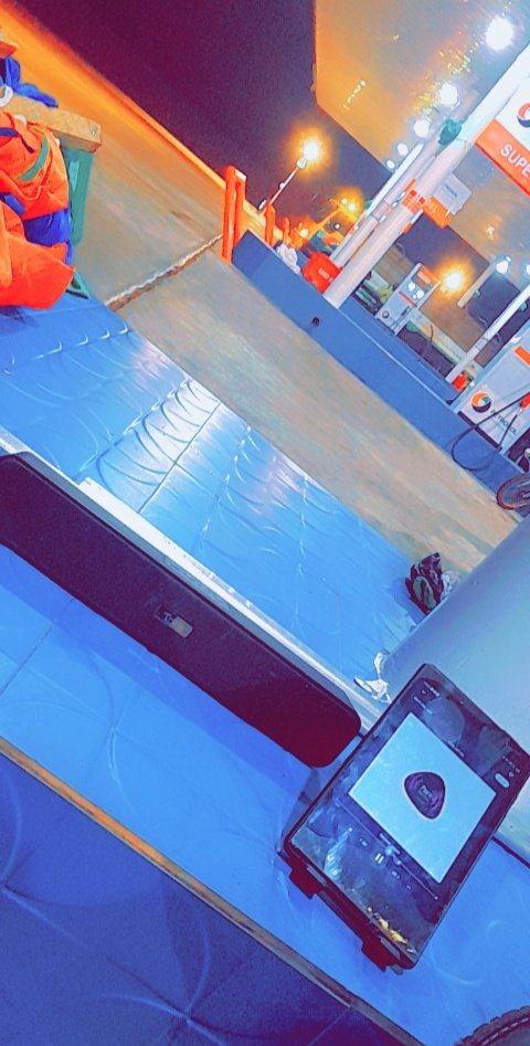 KingBioh's tweet photo. @djaromaGH Listening live from the Biggest filling station in Ghana now, Petrosol Offinso branch #FridayVibe https://t.co/kzf0w4EzNC