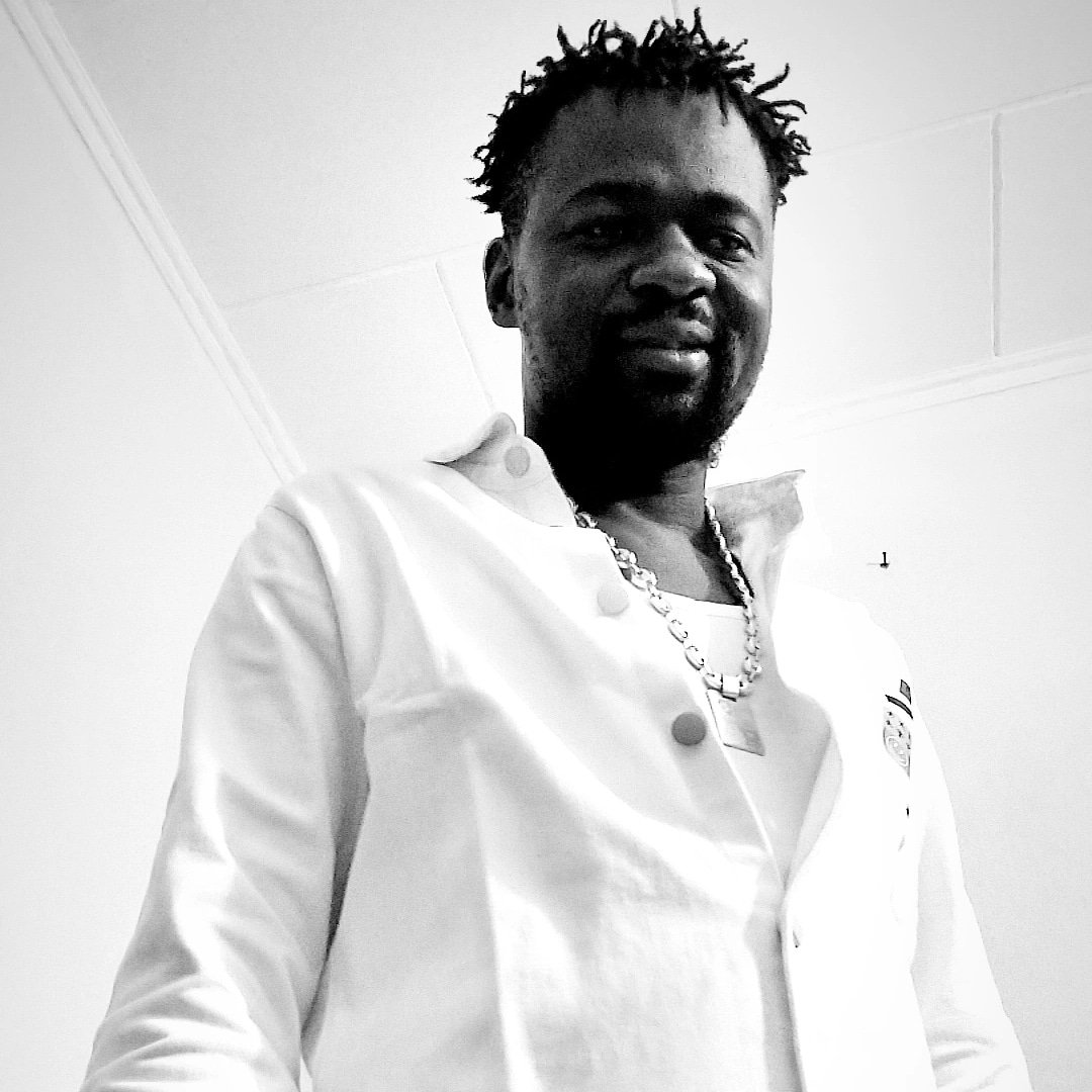 chardin_malde's tweet photo. #NouvellePhotoDeProfil https://t.co/fgOQrOy6Ab