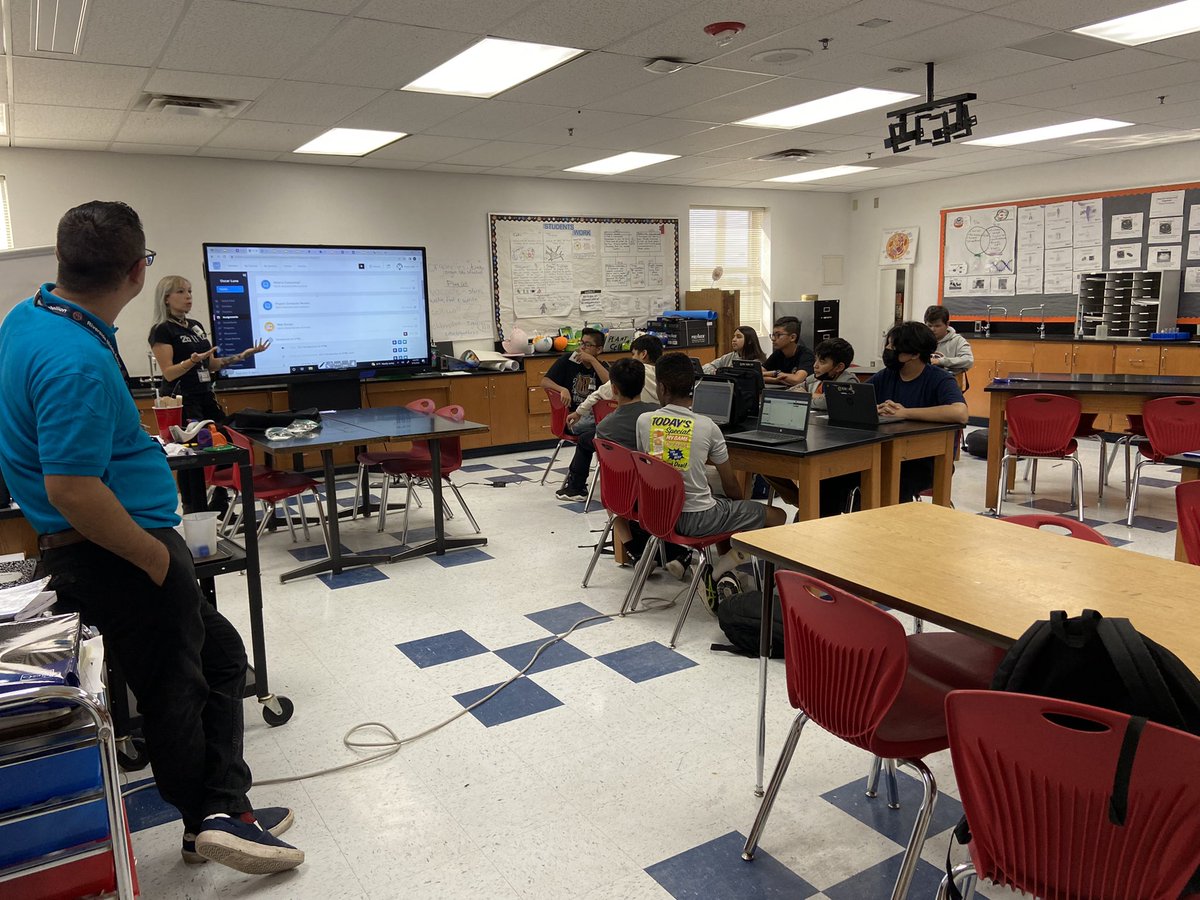 SithSakura's tweet photo. My sister is recruiting RMS students for UTEP Cybersecurity Competitions.@TheRebellion_DM https://t.co/ymFBbTKI0E