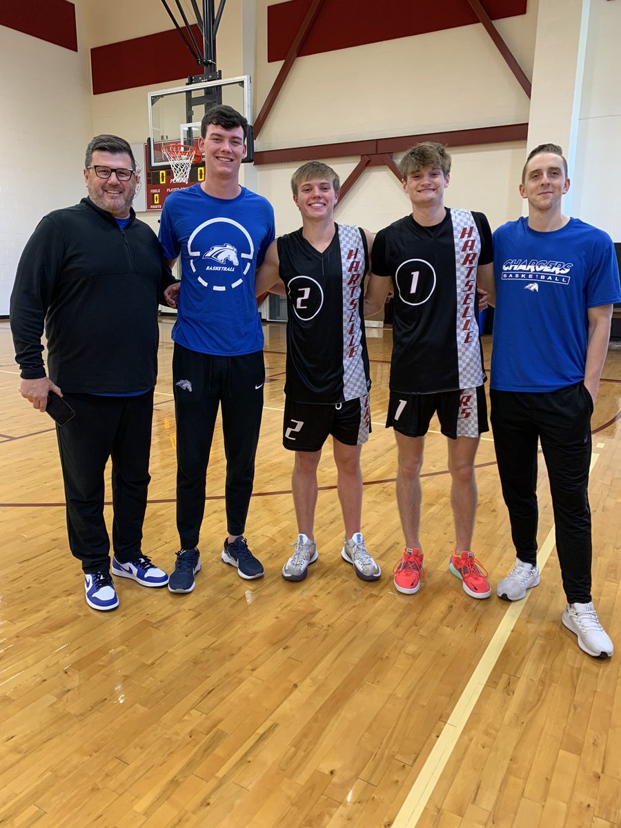 Super thankful for UAH stopping in to watch practice! <a href="/coachAP/">Andy Pennington</a> <a href="/EzraPinzur/">Ezra Pinzur</a> <a href="/DillonHarding/">Dillon Harding</a> <a href="/UAH_MBB/">UAH Men's Basketball</a>