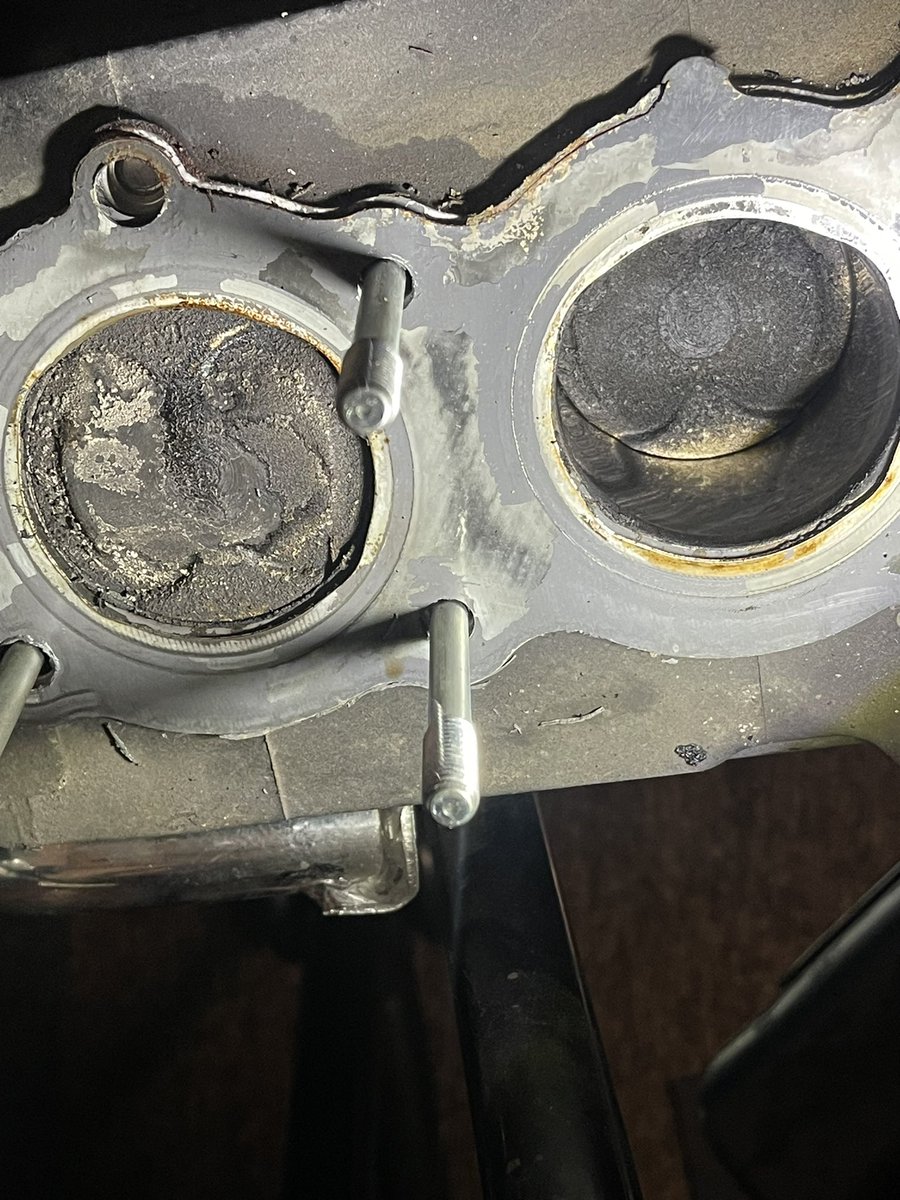 おはよう御座います♪
数ヶ月前に3番4番の圧縮が低くなり完全に1発終わったのでパステルロード さんのシリンダー再生＆純正サイズピストンを組んで慣らし中です(^^)