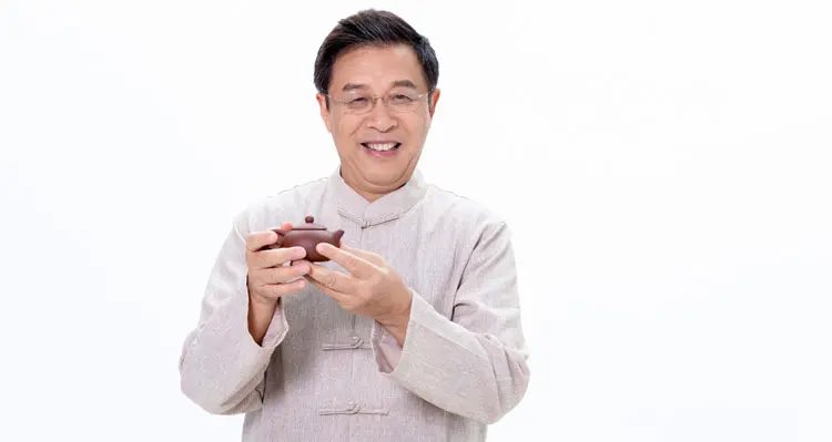 NmqbNews's tweet photo. Sabe aquela famosa ‘jaqueta’ que os chineses sempre usam em comemorações como Ano Novo ou festas? É conhecido como terno Tang e surgiu na dinastia Qing e famosa na dinastia Tang.  Atualmente são fabricados em tecidos nobres como a seda. #PostdoDia https://t.co/pby4aAhqUB