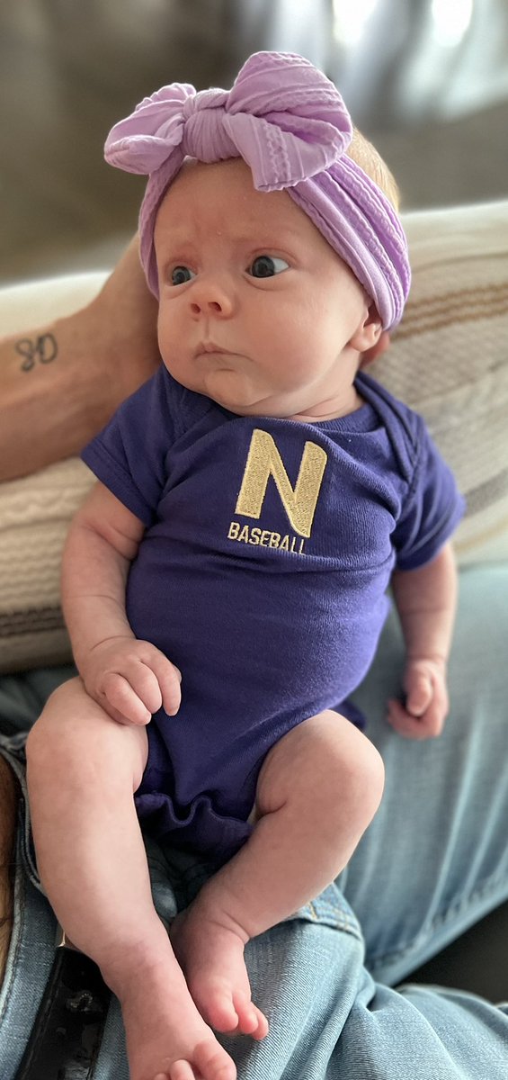 bubba_dotson's tweet photo. Big fan of the Hornets! #NorthtownWINs https://t.co/MzPvFTe0qg