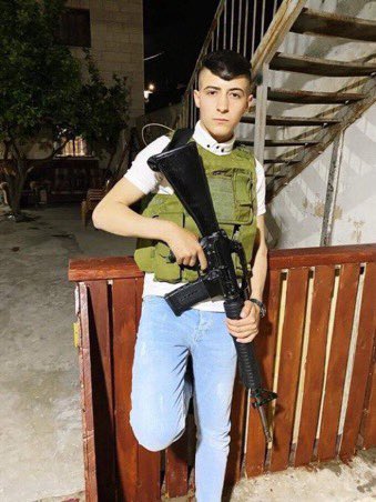 S_Schwartzmann's tweet photo. Precisan en Israel: El Presidente chileno Boric habla de la muerte de un niño inocente, llamado Uday Salah, en Gaza. Era miembro de la v grupo terrorista Brigadas de los Mártires de al-Aqsa y fue abatido en combate con militares israelíes https://t.co/07vxvH9C3K