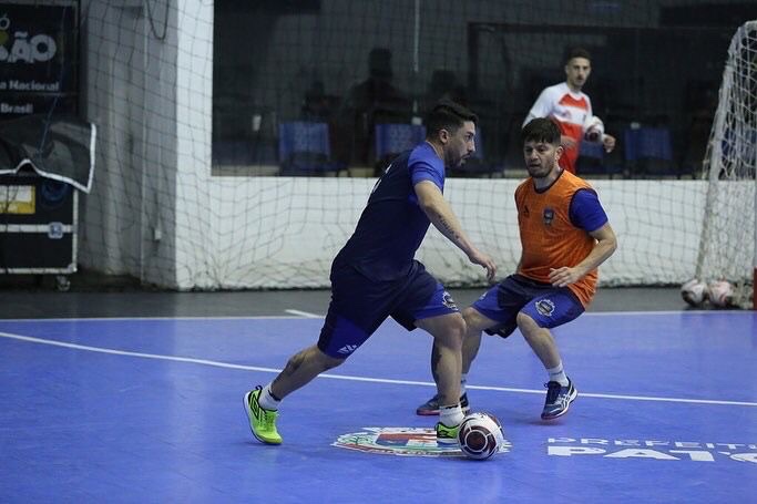 lnfontime's tweet photo. O Pato está preparado para a final da Copa do Brasil.
Os bicampeões da LNF jogam pelo empate contra o Jijoca, após vencer a ida por 2 a 1, no Paraná.
O confronto será domingo, às 19h, e terá transmissão ao vivo do Bandsports e CBFSTV.
#CopaBR
📸 Mauricio Moreira https://t.co/vE9boCXvXu