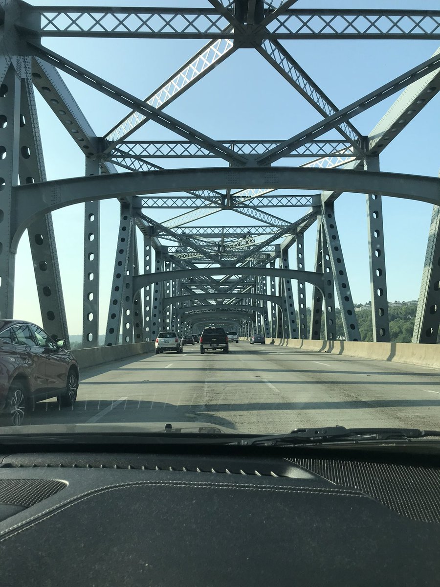 TheRaunter's tweet photo. @JellyRoll615  first time in Nashville Tennessee real #foodie spot and Therapeutic music?  @BayCrayCray #Nashville #Tennessee https://t.co/RxurNwQ8Eq