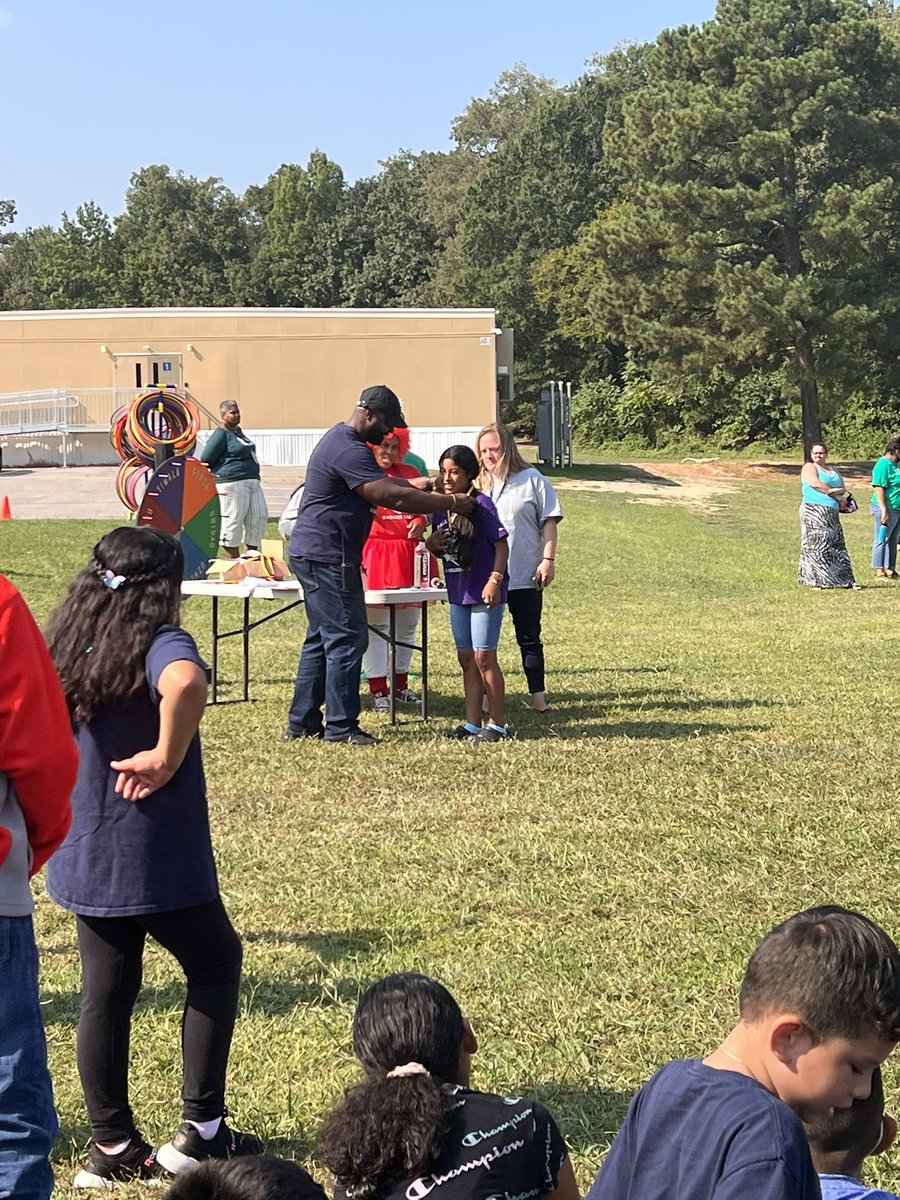 Celebrating the end of the first quarter with a house reunion! <a href="/Falling_CreekES/">Falling Creek ES</a>
