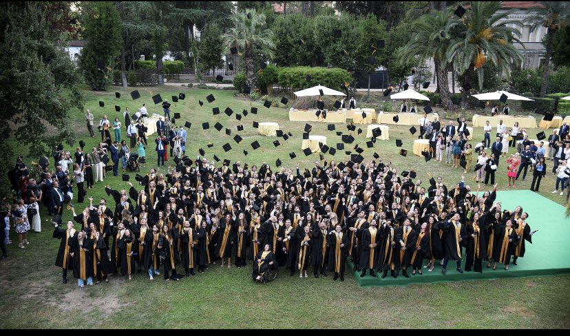 FFDelzio's tweet photo. Emozione e orgoglio. Merito e passione. Tutto questo (e molto di più) negli occhi e nei cuori dei nostri allievi del #MasterLobby @LuissBusiness nel giorno del loro #GraduationDay. Ora li attende una vita di sfide. E noi cercheremo di seguirli, nei successi e negli inciampi https://t.co/tRqJbT6YNR