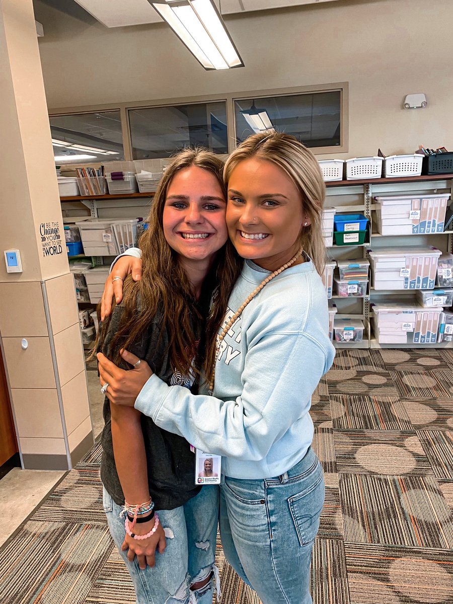 LisaJohnson716's tweet photo. 5th Grade —> 8th grade.
Meaningful relationships with students/families last a lifetime! Love seeing former students 🤍 https://t.co/4Wyz0nWo35