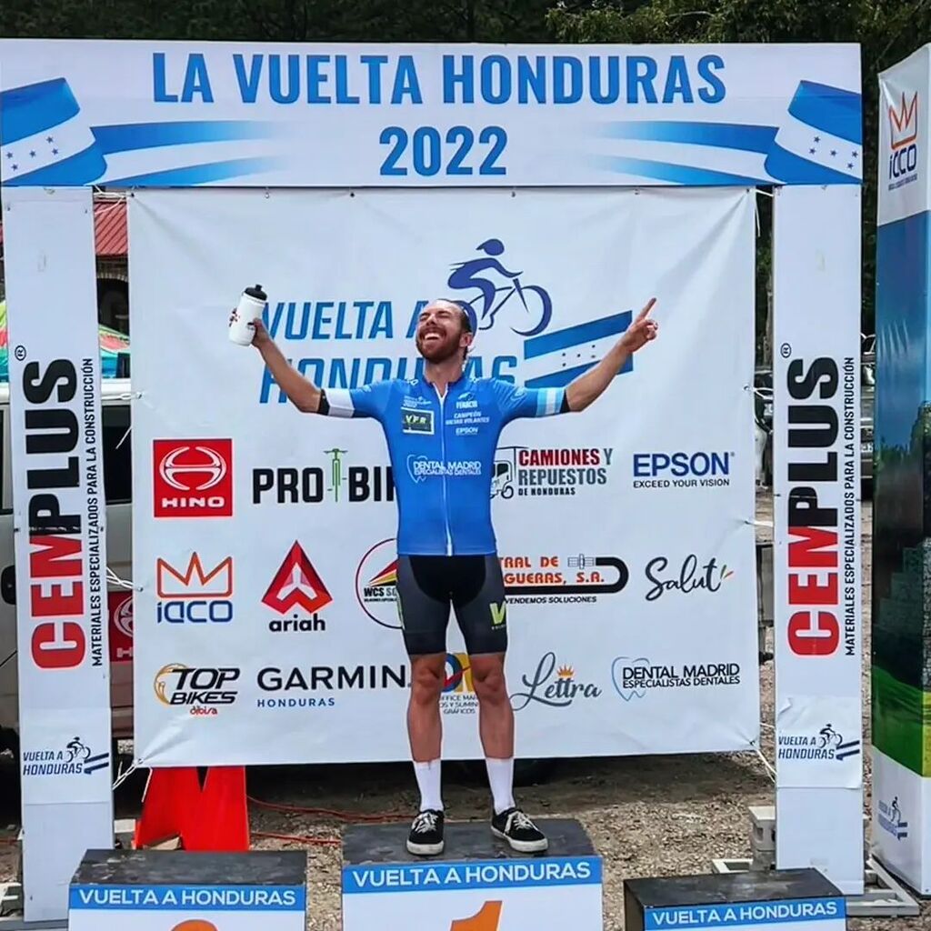 volerracing's tweet image. Our very own @bradd_wiggss just took over the points jersey after the second stage of @lavueltahonduras ! Our crew of Brad, @ilciclistadac, @coolin815 , @cassius.anderson and two guest riders rode great today but couldn't quite make the lead group of ten… instagr.am/p/CilU5MJP8wg/
