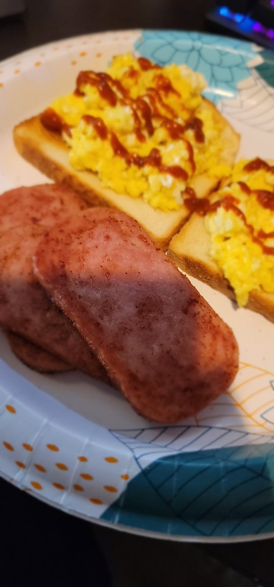 xInvAsian's tweet image. When the rice pot is dirty but you still want spam, we make scrambled eggs over toast