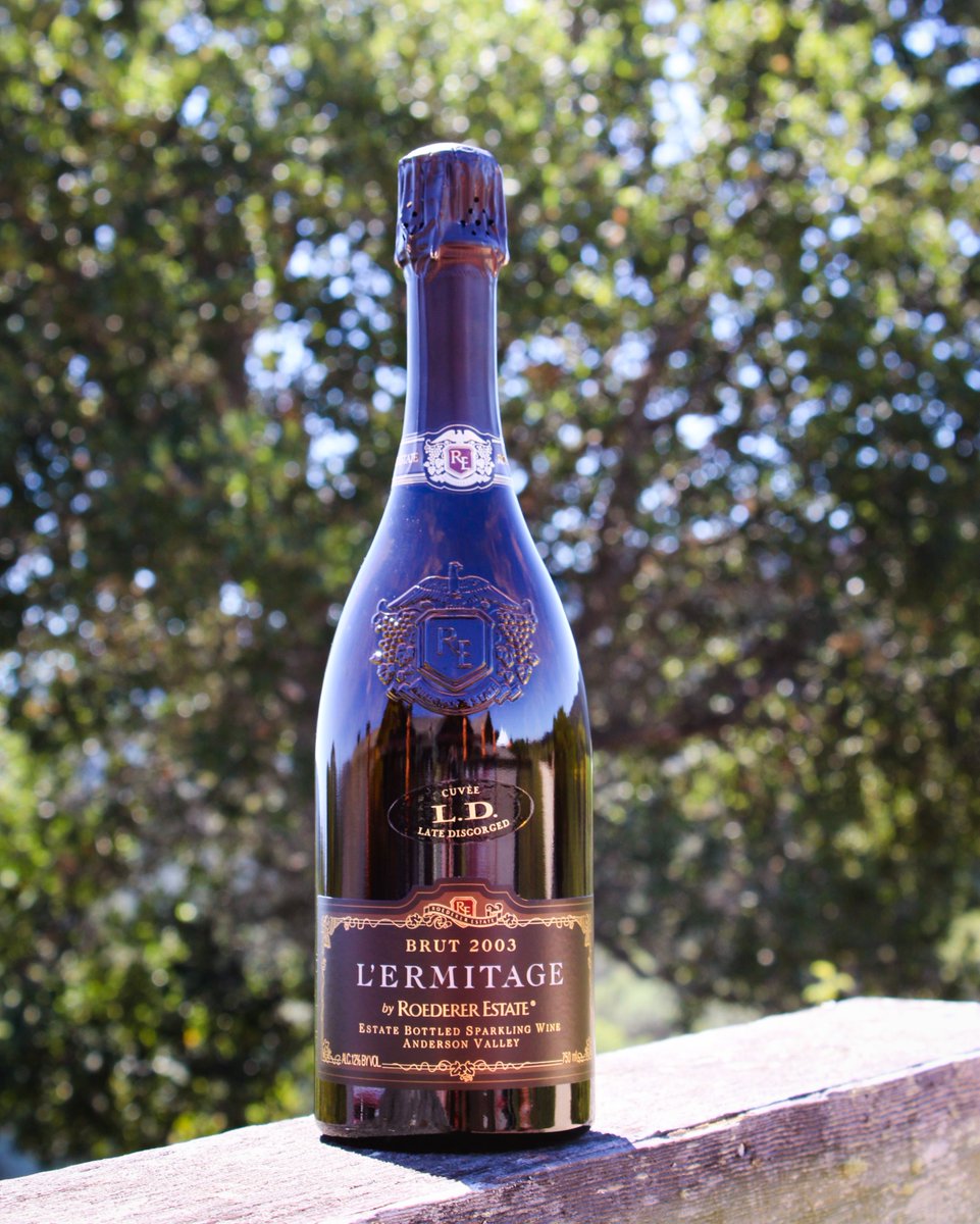 "Very attractive aroma of caramelized baked apples, medium-bodied; dry, fine acidity, well-balanced; bright core fruit flavors; long crisp finish.” 

Learn more about the 2003 Late Disgorged L'Ermitage: bit.ly/3DtAUE7