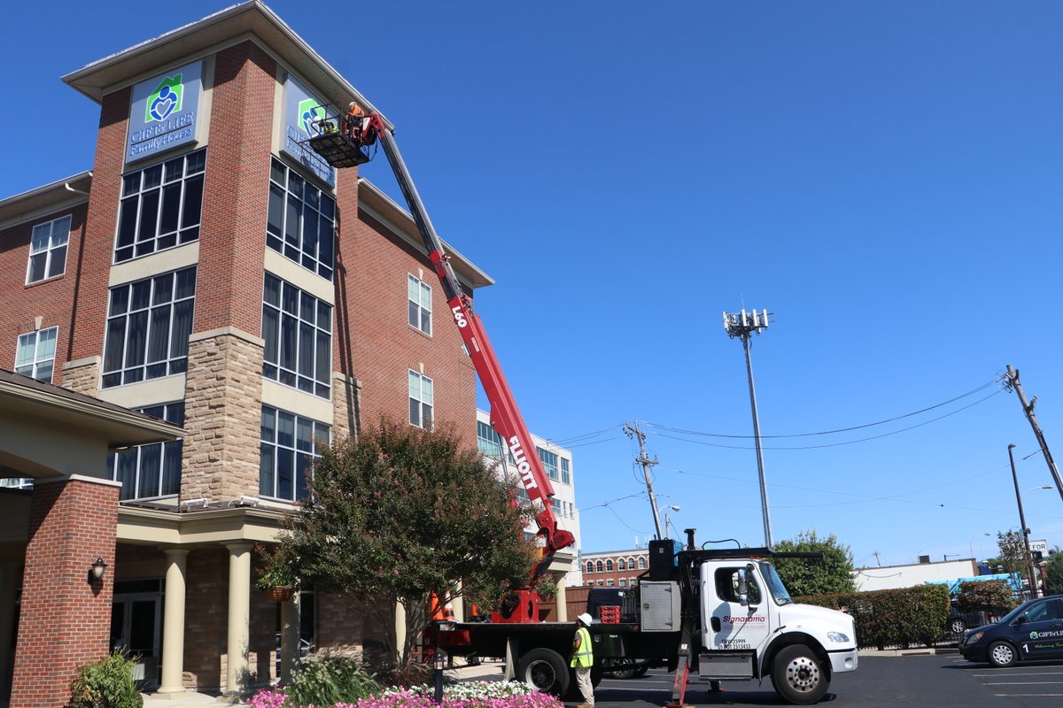 Howies_House's tweet photo. Yesterday our new building sign and logo  was installed for everyone to see! We are so excited that our House now displays our new name, and represents our next chapter of providing a beacon of hope for transplant families! #NewNameSameMission #GetInvolvedToday https://t.co/CimlkMEHur