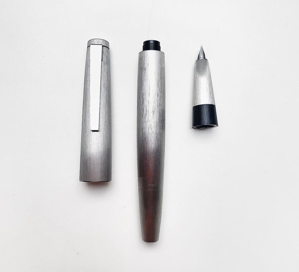 lucraak's tweet photo. @m_ott Lamy 2000 or Rotring 600 and the occasional Graf von Faber Castell when i feel really fancy https://t.co/ij0xtBMBUq