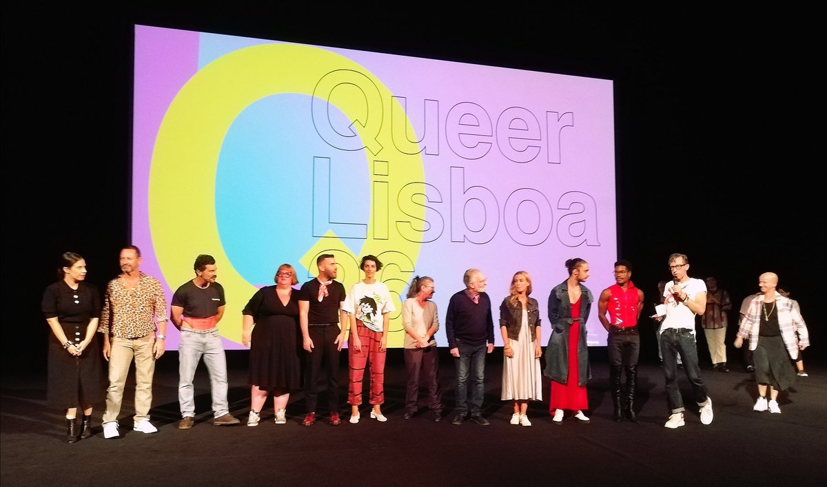 claudioalvesDC's tweet photo. FOGO-FÁTUO is a riotous musical fantasy that mocks Portugal's colonial heritage and royalist movements without shame or caution. Sexy as fuck, silly too, this movie's a devilishly good time. Queer excellence all around! #QueerLisboa https://t.co/ZGBdoSU17C