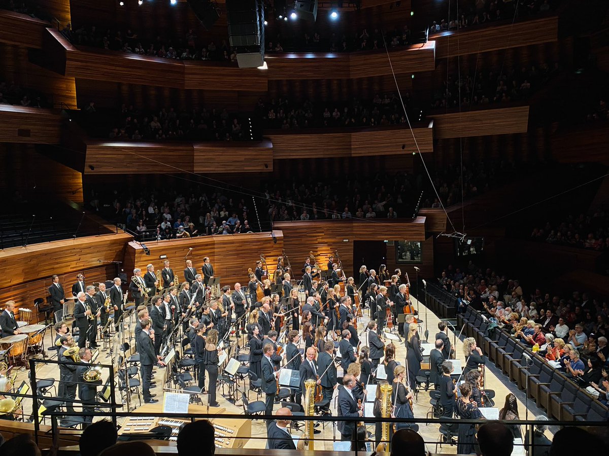 MathildeAssier's tweet photo. Le @PhilharRF ça repart ! 
Concert d’ouverture avec la @MaitriseRF 💕
Gabriel Fauré, Marcelle Soulage,  Richard Strauss ✨ https://t.co/oQxNs6FFay