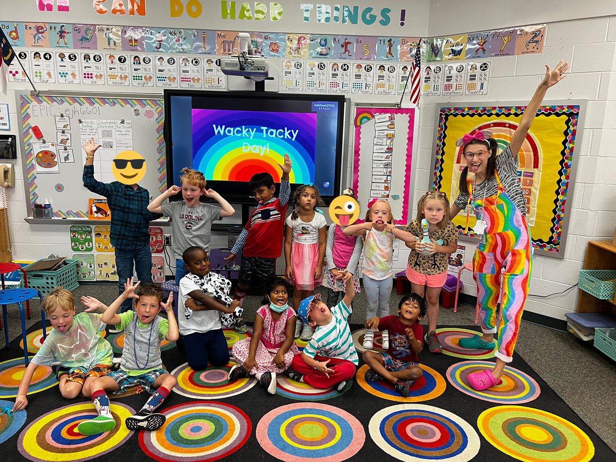 We love a good Wacky Tacky Day! 😛 #salemrollinstrong <a href="/SalemElementary/">Salem Elementary</a>
