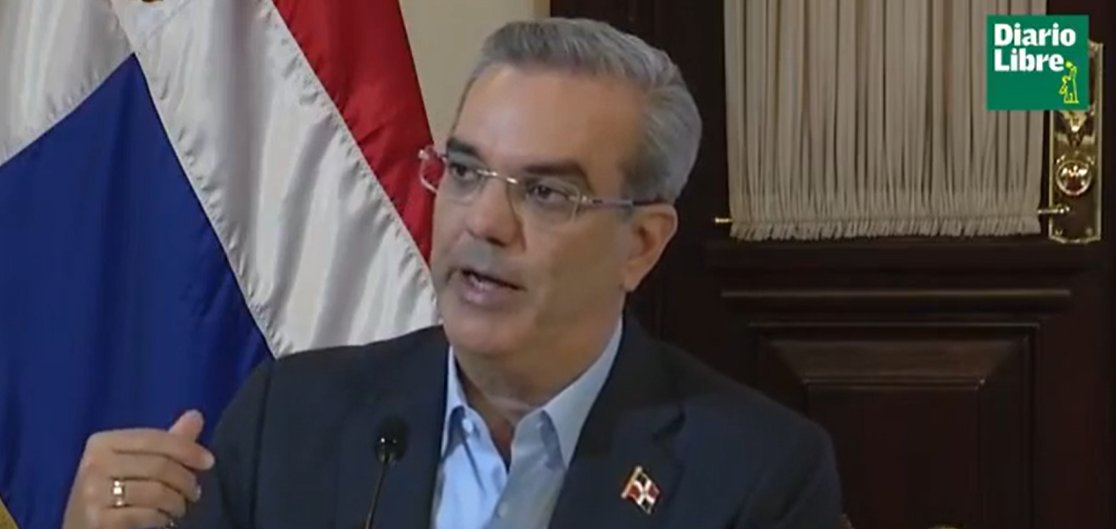 DiarioLibre's tweet photo. 🔴 | #EnVivoDL| El presidente Luis Abinader anunció que como parte de los resultados de su visita y las reuniones celebradas en Washington, el BID se comprometió a donar dos hospitales en la frontera para atender "a las miles de parturientas haitianas"

#DiarioLibre #LuisAbinader https://t.co/wiM2vUVOVS