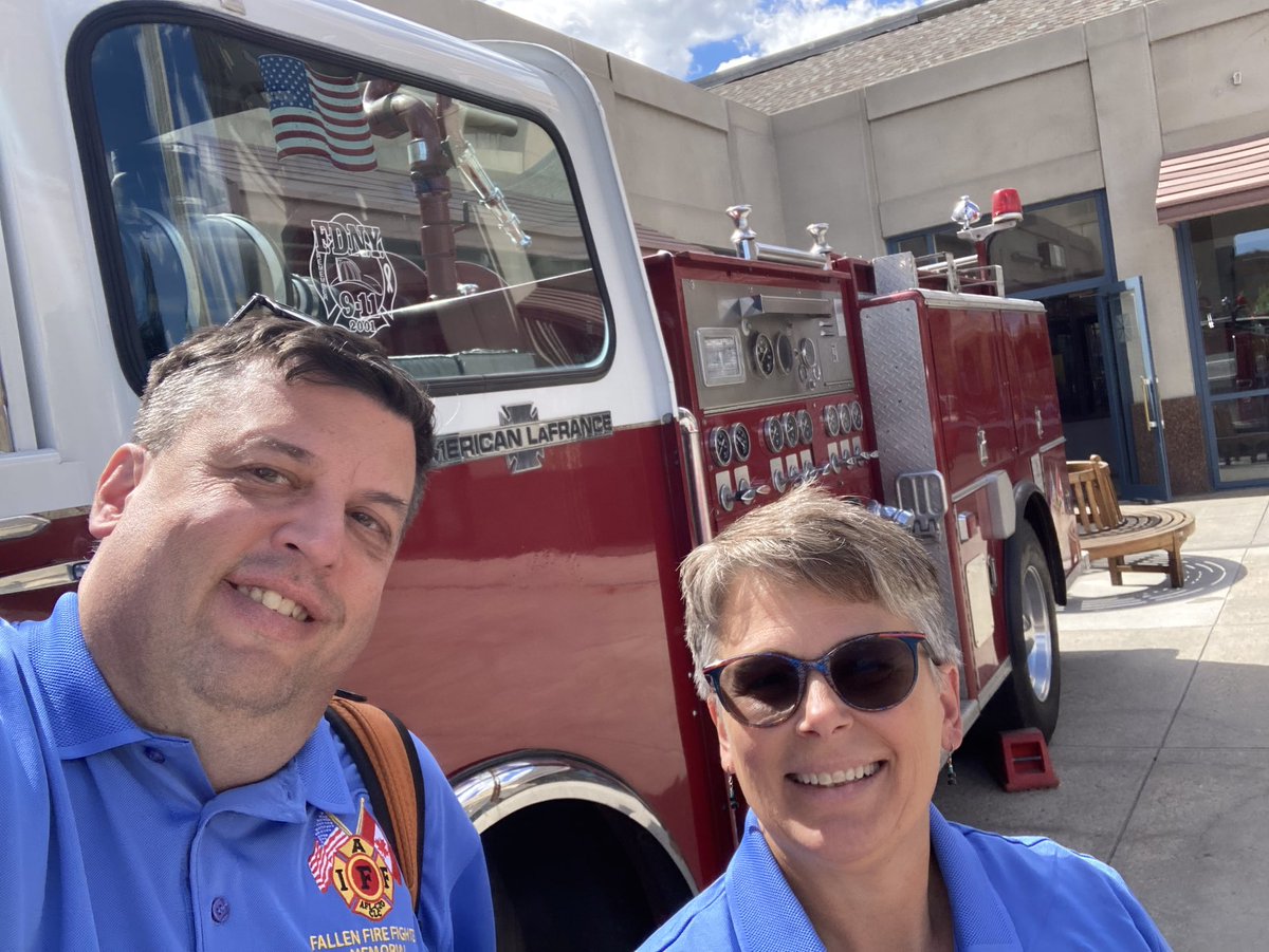 Big thanks to @driz73 and the United volunteers who helped out at the IAFF Fallen Fire Fighter Memorial #septemberofservice