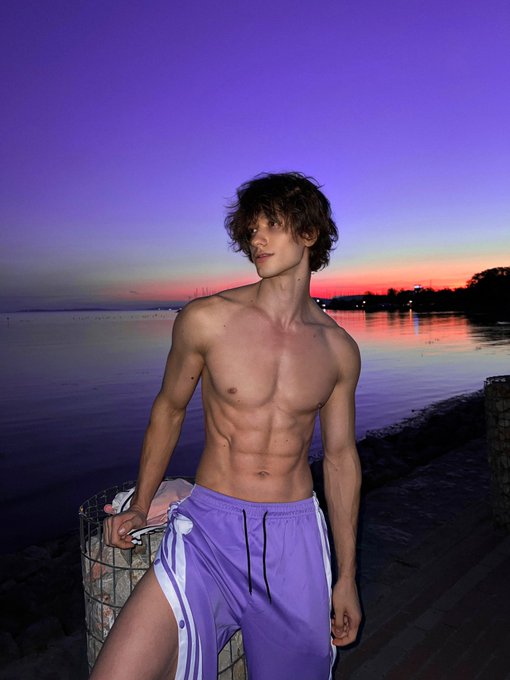 TW Pornstars - Andrii Levchenko. Las fotos y vídeos con más likes del año en Twitter. Página 2