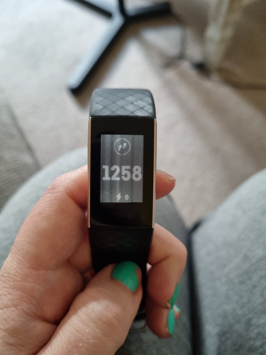 soozy_mc's tweet photo. @FitbitSupport hi I'm looking for some customer support. I have a Charge 3 purchased in 2020. I put it on charge today and when unplugged the screen is now white. I've rebooted the device twice and its not fixed the problem. Thanks https://t.co/ivz6rZ3ocZ