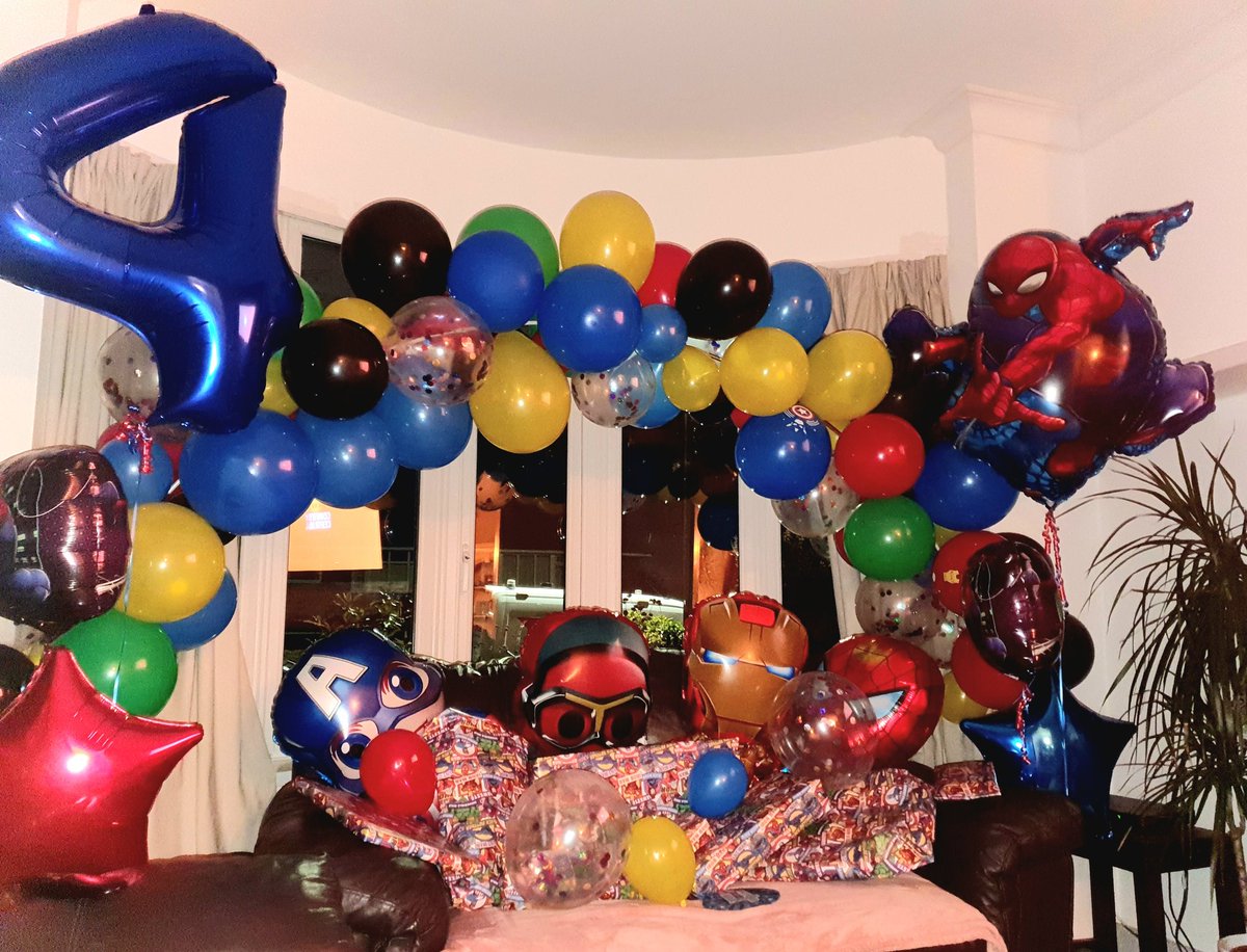 MrsJLHarris's tweet photo. Birthday creations #homemade #handmade #birthday https://t.co/o8sG8R7z18