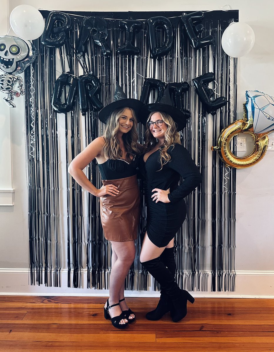 abbey_dakin's tweet photo. Having so much fun in NOLA celebrating my little sissy 💍 https://t.co/mbWCKajA2v