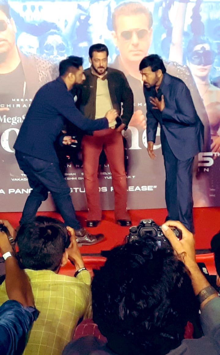 Hosted #godfather hindi trailer launch in Aamchi Mumbai with badhey bhai k bhi badhey bhai #Chiranjeevi garu and bhaaai #SalmanKhan & yeh combo hai ekdum bawal 🔥🔥🔥🔥 in donon superstars ko dekhna chahiye bas saath. #GodFatherhindiTrailer #GodFatherOnOct5th #nitinkakkar