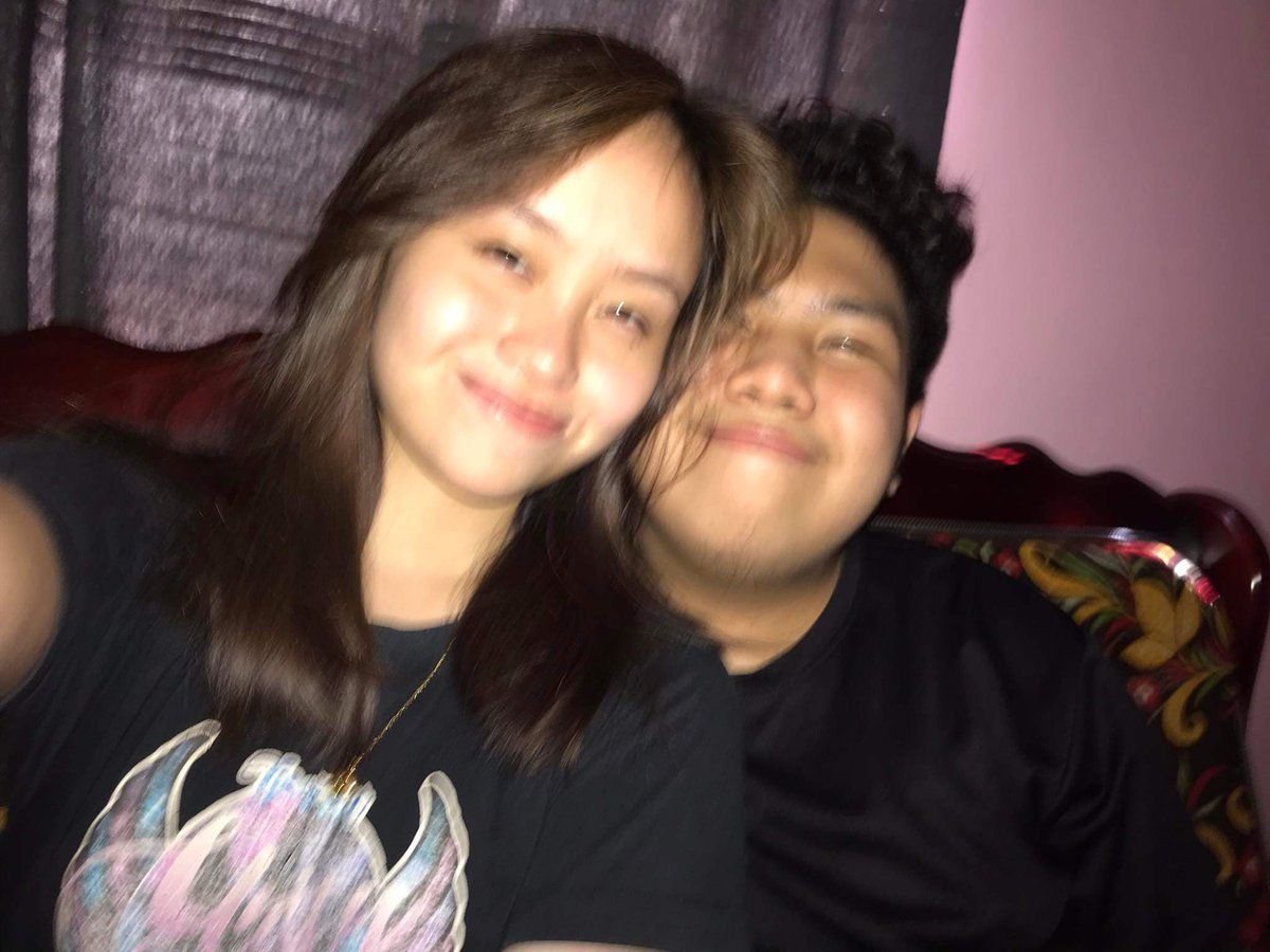 seangenesispasc's tweet photo. Gf's day daw so happy gf day bebi😘 https://t.co/dM8z8cvc18
