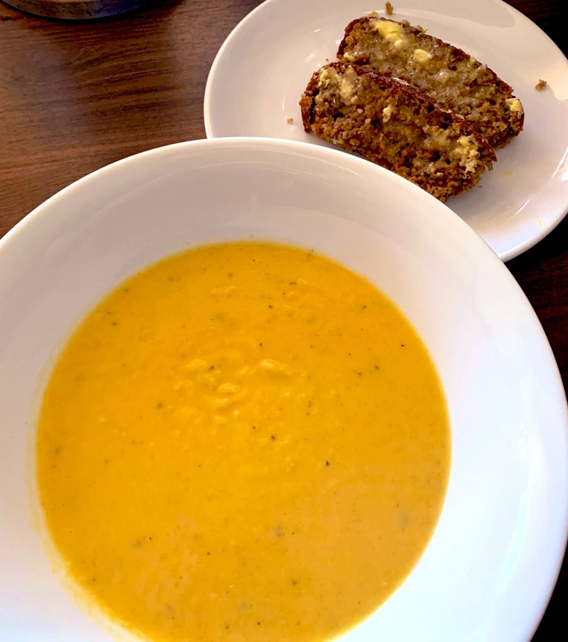 A very fitting start to October 🍂 Creamy Celeriac Soup with @oneyummymummy1 brown bread 😋