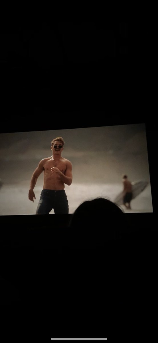 cyrielle1410's tweet photo. « Viens Elyna on reretourne voir #TopGun, pour les répliques évidemment ?? »                                           Les répliques en questions : https://t.co/UA6lnHmnLC