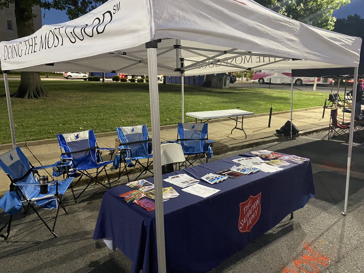 Gary_Busiek's tweet photo. Good morning #stl well I’ve been here since 5:30 where is everyone else? @SalArmySTL but the sun’s up now and it’s about time to #lovebeyond @SistaStrutSTL #DoingTheMostGood https://t.co/U1XCpAUZyO
