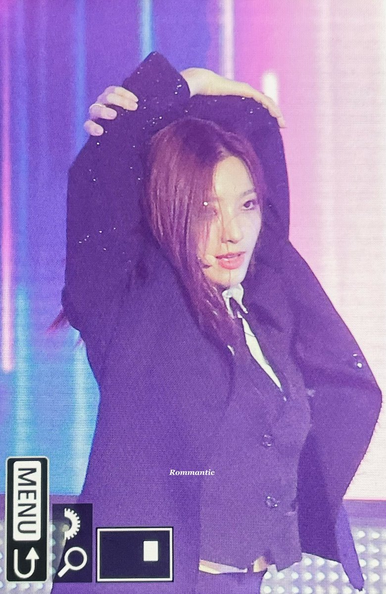 Rommantic0107's tweet photo. 221001 새롬 
#새롬 #이새롬 #Saerom
#프로미스나인 #FROMIS_9 https://t.co/wjpdCQclNF