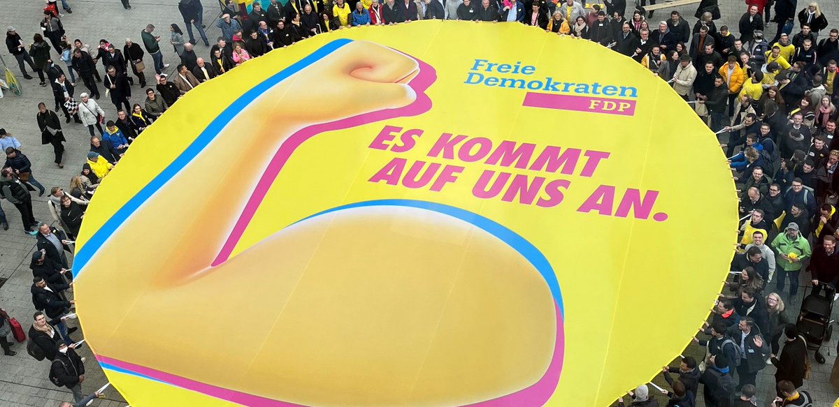 Nur mit den Freien Demokraten gibt es eine sichere und bezahlbare #Energieversorgung, beste #Bildung, starke #Wirtschaft 📈 und Tempo bei der #Digitalisierung 🚀 Deshalb am 9. Oktober in #Niedersachsen: Zweitstimme #FDP 💪 #EsKommtAufUnsAn #FDPower