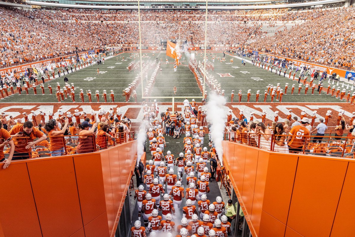 kyleumlang's tweet photo. TEXAS!!!!!!!!!!!!!!!!!!!!! https://t.co/EbwhM7C25O