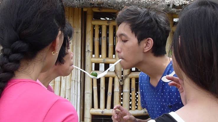 * ★ 7 tweet media